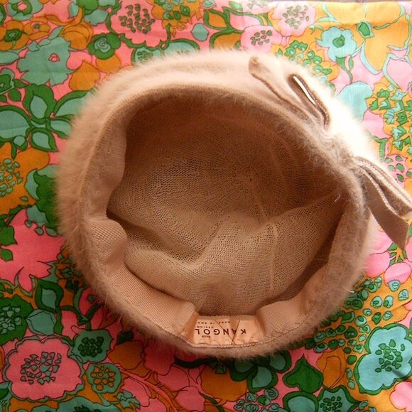 Nathan Baume Wool and Boucle Silk Leather Gloves Kangol Hat and Mink Brooch Lot - Picture 6 of 16